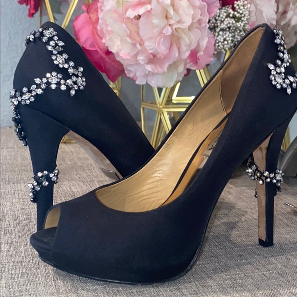 Black Badgley Mischka heel with wraparound crystal